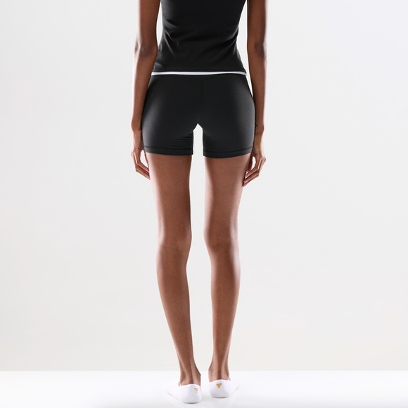 NWT Aritzia TNA Golden Cheeky Hi-Rise 5" Shorts Bike Shorts Yoga Pilates Size S - Picture 3 of 6